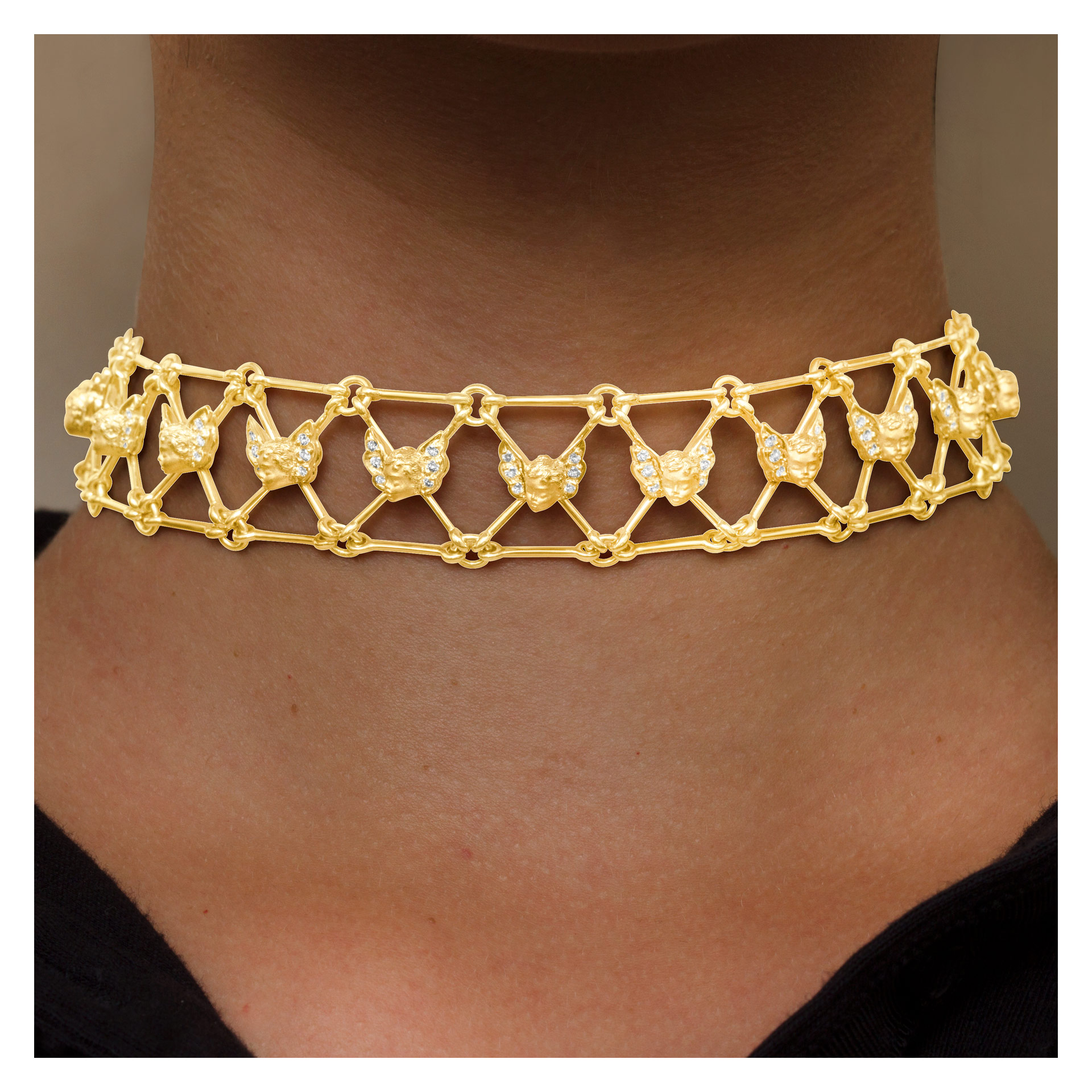 Angel choker by Carrera and Carrera in 18k with over 1.25cts in diamonds