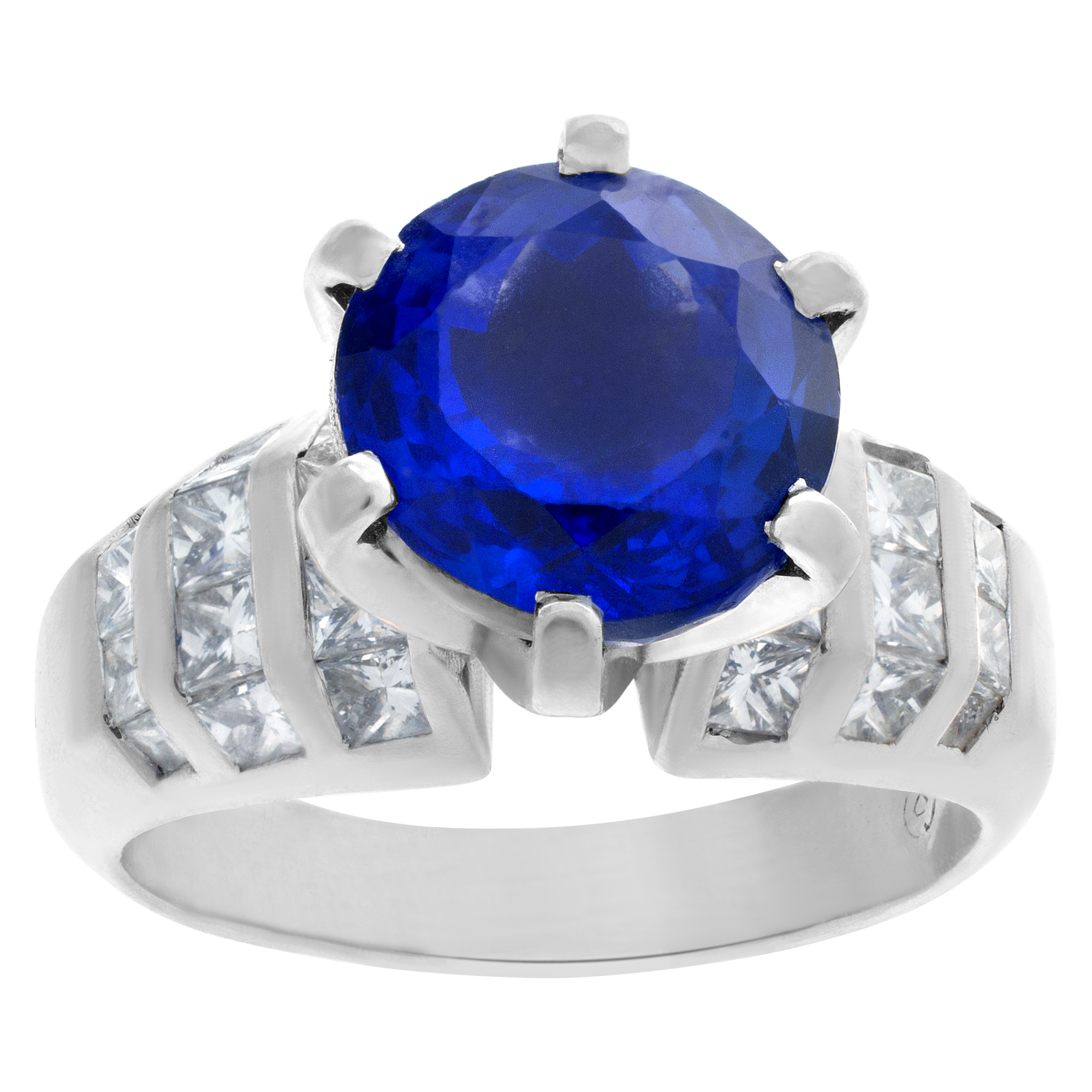 Round brilliant cut Tanzanite ring set in Platinum