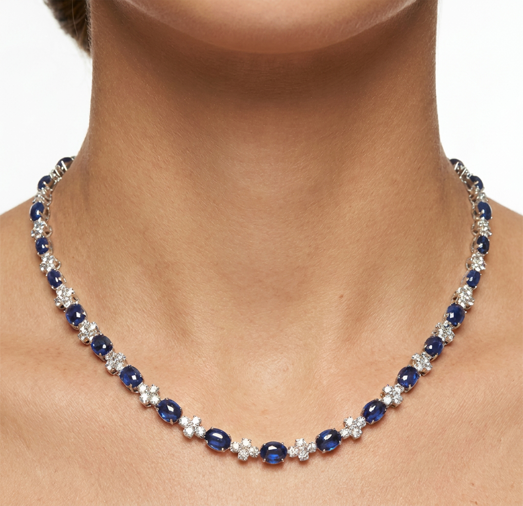 Giovane diamond and sapphire necklace in 18k white gold