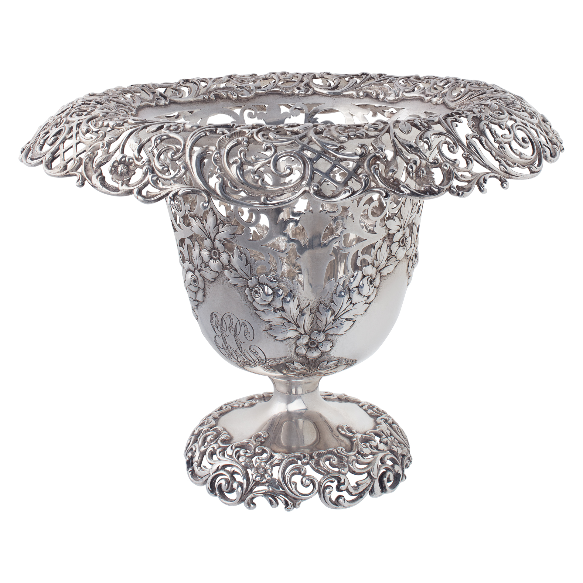 Magnificent Sterling silver ice bucket, hallmarked "BIGELOW. KENNARD & Co 7198STERLING  RW" over 2170 grams of  sterling silver