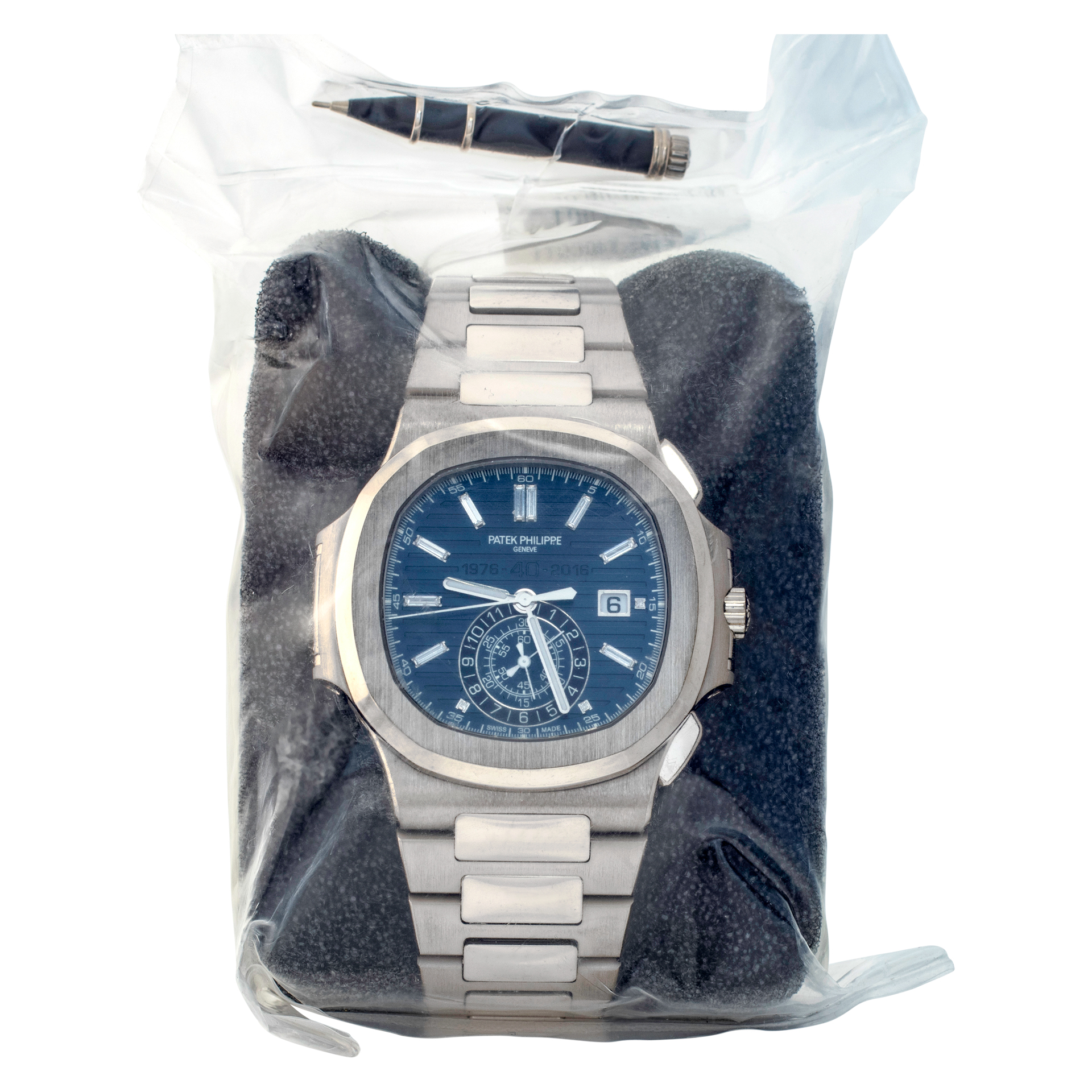 Patek Philippe Nautilus 5976/1G-001 18k White Gold 44mm auto watch