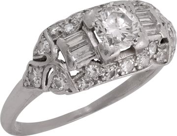 Art Deco Diamond Engagement Ring in platinum