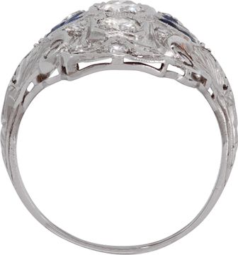 Art Deco Diamond Ring in platinum