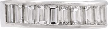 Baguette Diamond ring in Platinum