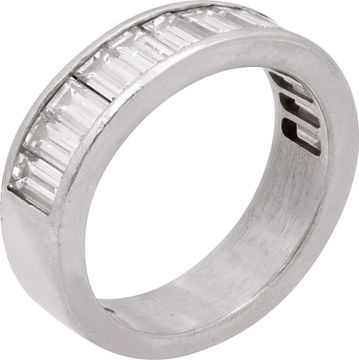Baguette Diamond ring in Platinum