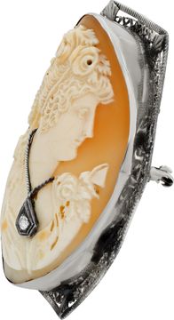 Beautiful cameo pin in 14k white gold