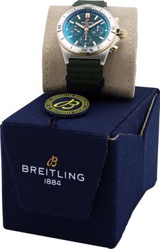 Breitling Chronomat in 18k rose gold and stainless steel Green Dial UB0134