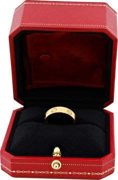 Cartier Love Ring Classic in 18k yellow gold. SIze 59.