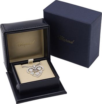 Chopard Happy Diamonds pendant necklace in 18k white gold