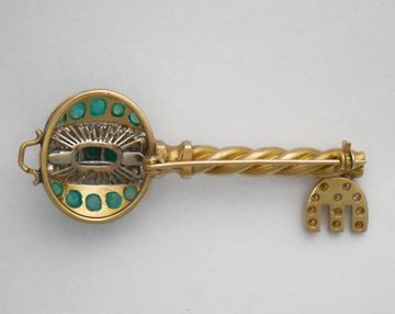 Diamond and Emerald Key Brooch/Pin/Pendant in 18k yellow gold