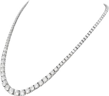 Diamond graduated necklace in platinum