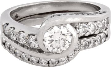 Diamond ring in platinum