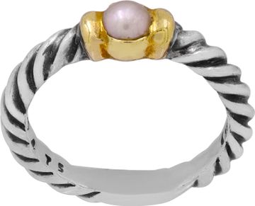 Dy ring pearl