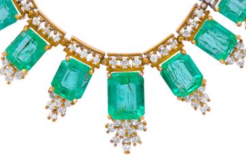 Emerald and diamond necklace in 18k