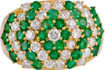 Emerald and diamond ring in 14k yellow gold