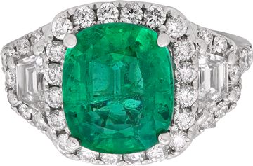 Emerald and diamond ring in 18k white gold