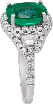 Emerald and diamond ring in 18k white gold