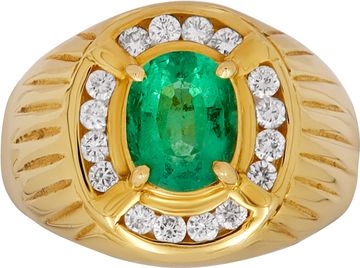 Emerald And Diamond Ring In 18k Yellow Gold