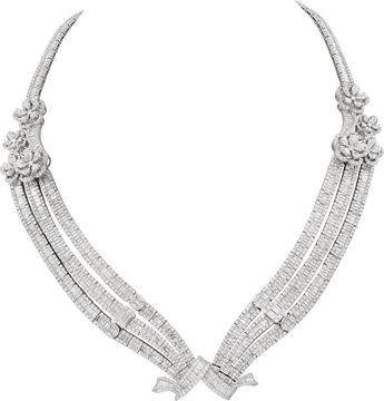 Floral Design diamond necklace in 18k white gold with diamonds