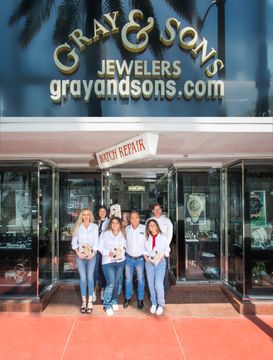 A MIAMI JEWELRY STORE IS INVESTING IN THE FUTURE OF STUDENTS image