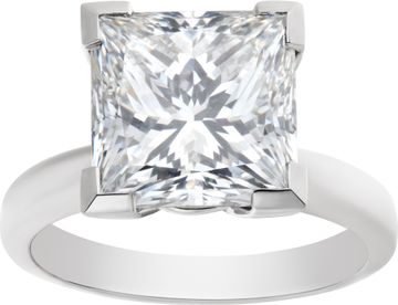 GIA certified Princess Cut (square modified brilliant cut diamond) 4.67 ct. F color, VS2 clarity. Solitaire rin
