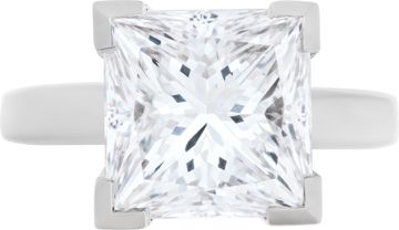GIA certified Princess Cut  4.67 ct. F - VS2 . Platinum solitaire. Size 4