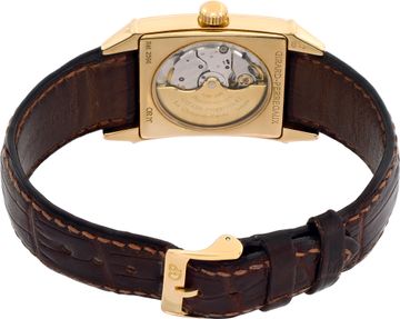 Girard-Perregaux 1945 in 18k yellow gold