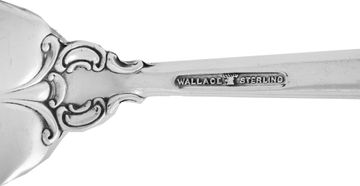 "GRANDE BAROQUE" Sterling Silver Flatware Set patented by Wallace in 1941. TOTAL: 123 pieces over 183 troy ounces of .925 sterling silver