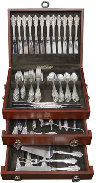 "GRANDE BAROQUE" Sterling Silver Flatware Set patented by Wallace in 1941. TOTAL: 123 pieces over 183 troy ounces of .925 sterling silver
