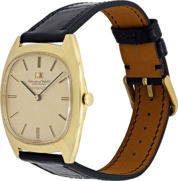 IWC Classic 1423 18k 35mm Manual watch