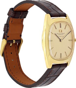 IWC Classic 1423 18k 35mm Manual watch