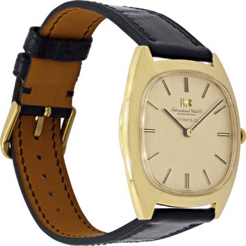 IWC Classic 1423 18k 35mm Manual watch