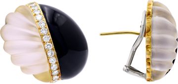 La Triomphe onyx and carved crystal earrings in 18k yellow gold with a pave diamond stripe