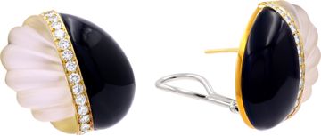 La Triomphe onyx and carved crystal earrings in 18k yellow gold with a pave diamond stripe Earring Collection