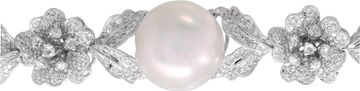 Lustrous South Sea Pearl and diamond bracelet in 18k white gold