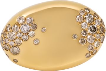 Nada Ghazal My Muse Storm Winter Oval Ring in 18k yellow gold with diamonds