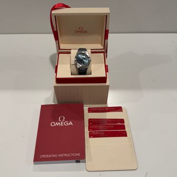 Omega Constellation 131.13.34.20.53.001 Steel Blue dial 34mm Auto