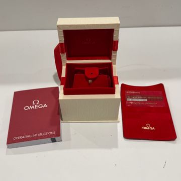 Omega Seamaster Aqua Terra 231.13.39.21.57.001 Steel Mother of Pearl Dial 39mm Auto