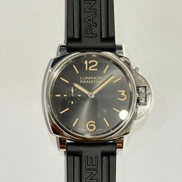 Panerai Luminor Due PAM 00676 Steel Black dial 42mm Manual winding