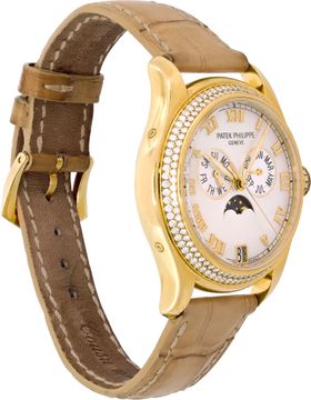 Patek Philippe Annual Calendar 4936J 18k 37mm auto watch