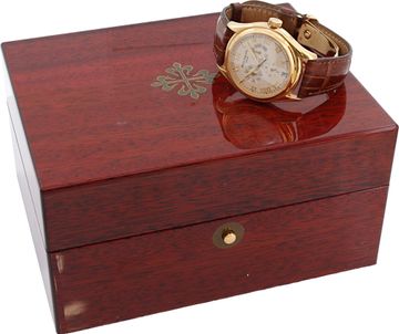 Patek Philippe Annual Calendar 5035J-001 18k 37mm auto watch