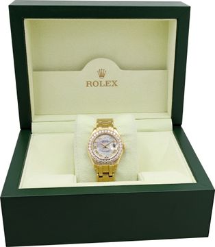 Rolex Pearlmaster in 18k yellow gold MOP dial