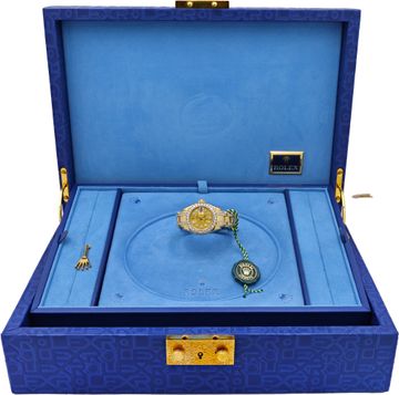 Rolex Pearlmaster 69298 18k 29mm auto watch