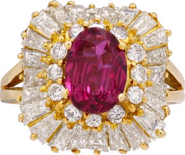 Ruby and Diamond Ring in 18k yellow gold