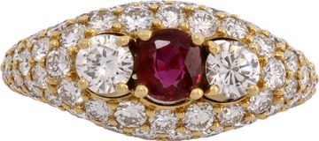 Ruby ring in 18k yellow gold with pave diamonds