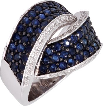 Sapphrie and diamond ring in 18k white gold