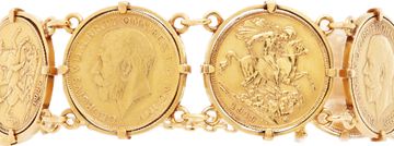 Seven British Gold Coins  bracelet in 18k yellow gold.