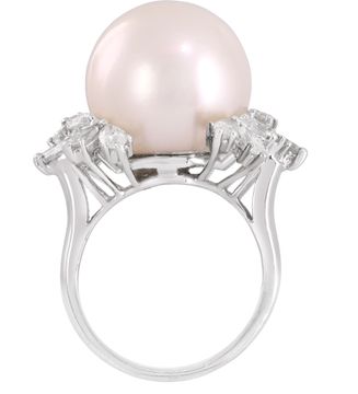 South Sea pearl 15.5 mm ring with diamonds