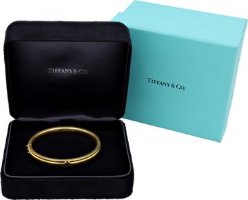 Tiffany & Co. T Bangle in 18k yellow gold