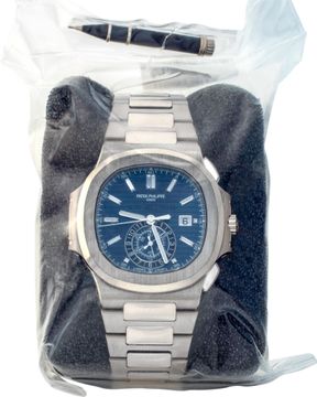 Patek Philippe Nautilus 5976/1G-001 18k White Gold 44mm auto watch